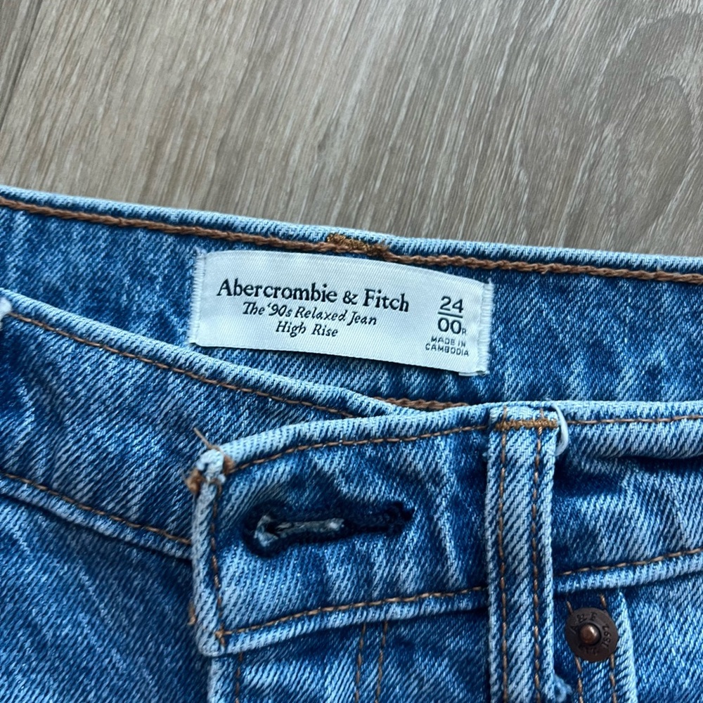 Abercombie & Fitch 90s relaxed High Rise Jeans Size 00 - Picture 4 of 4